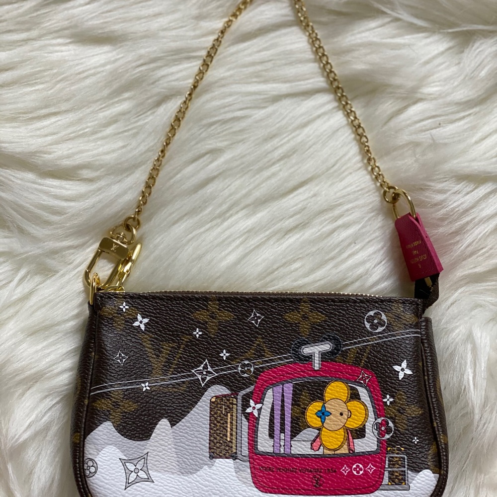 SOLD!!  Mini Pochette Vivienne - Picture 2 of 5